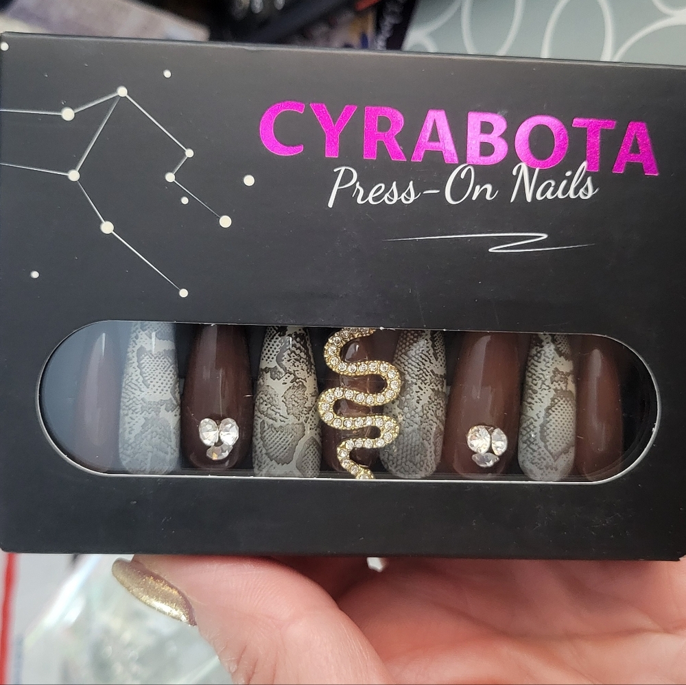 Press-On Nails - Black and Gold with snake & sparkle accents NIB